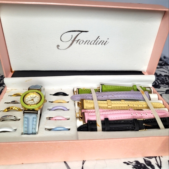 Women's interchangeable watch